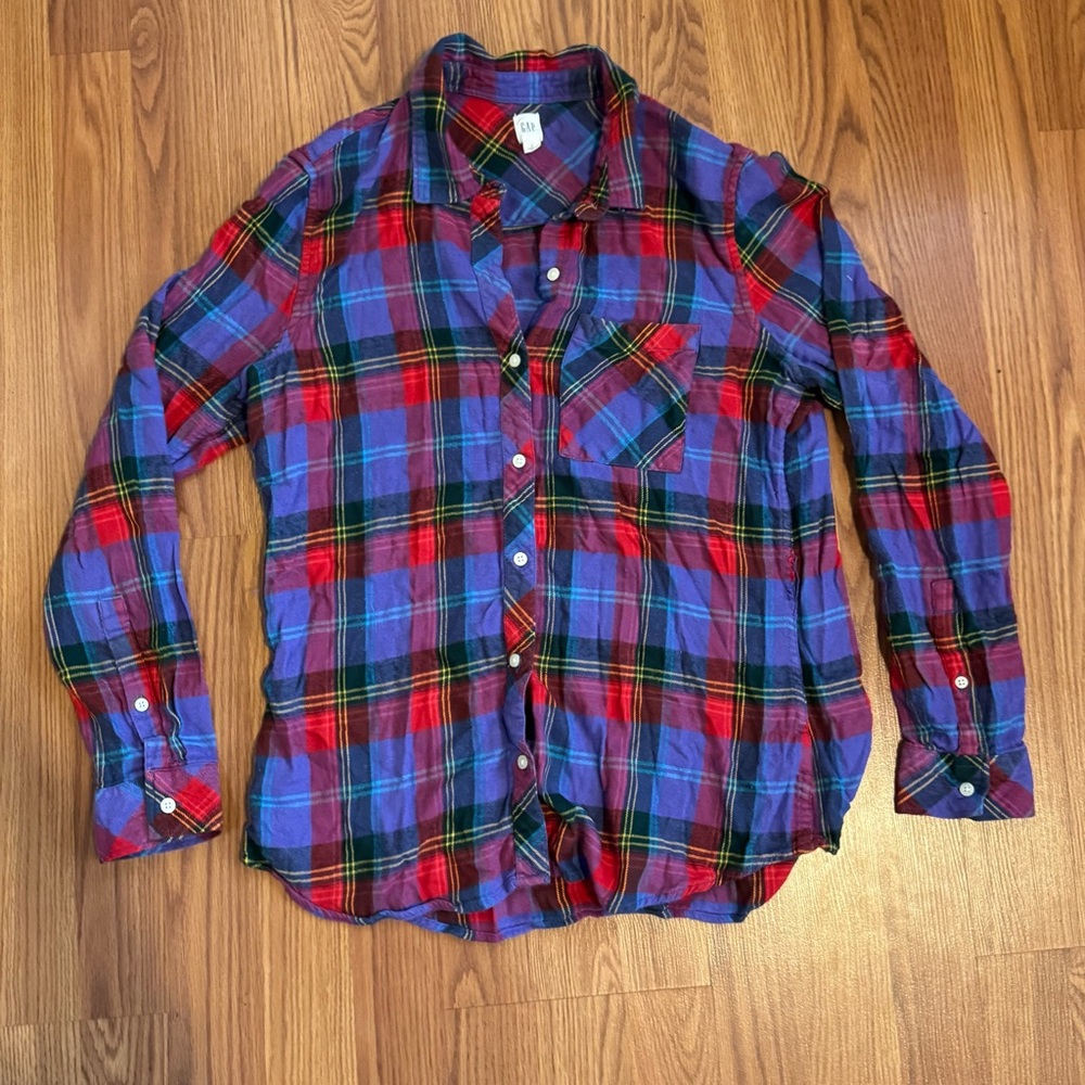 Gap Plaid Red and Blue Women’s long‎ sleeve Top Size L